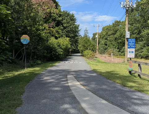 A section of the Woonasquatucket River Greenway in Johnston, R.I. (Rob Smith/ecoRI News)